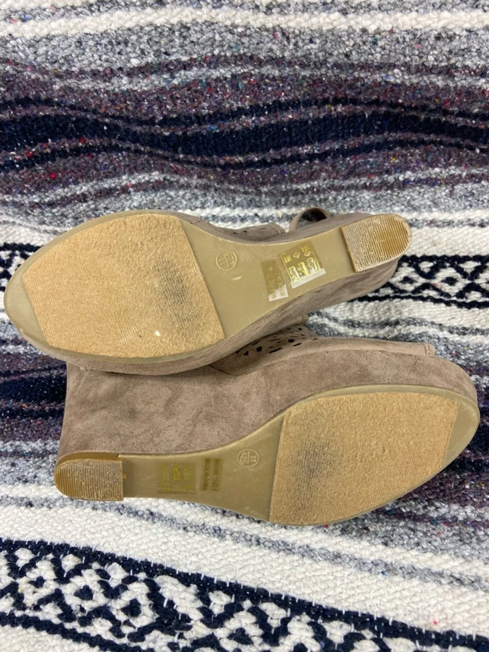 Chinese Laundry Taupe Platform Perforated Peep Toe Wedge Sandals High Heels 11